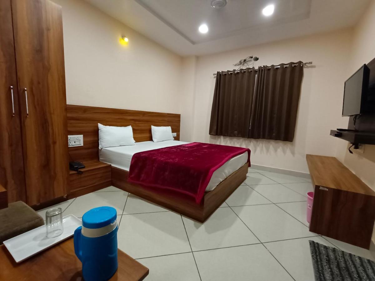 Maruti Group Of Hotels - Shri Naman Nāthdwāra Exteriör bild