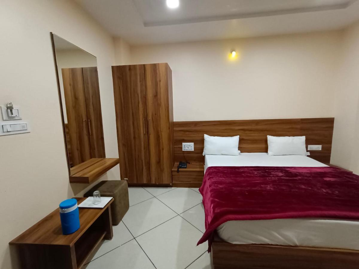 Maruti Group Of Hotels - Shri Naman Nāthdwāra Exteriör bild