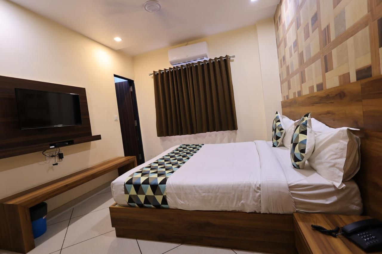 Maruti Group Of Hotels - Shri Naman Nāthdwāra Exteriör bild