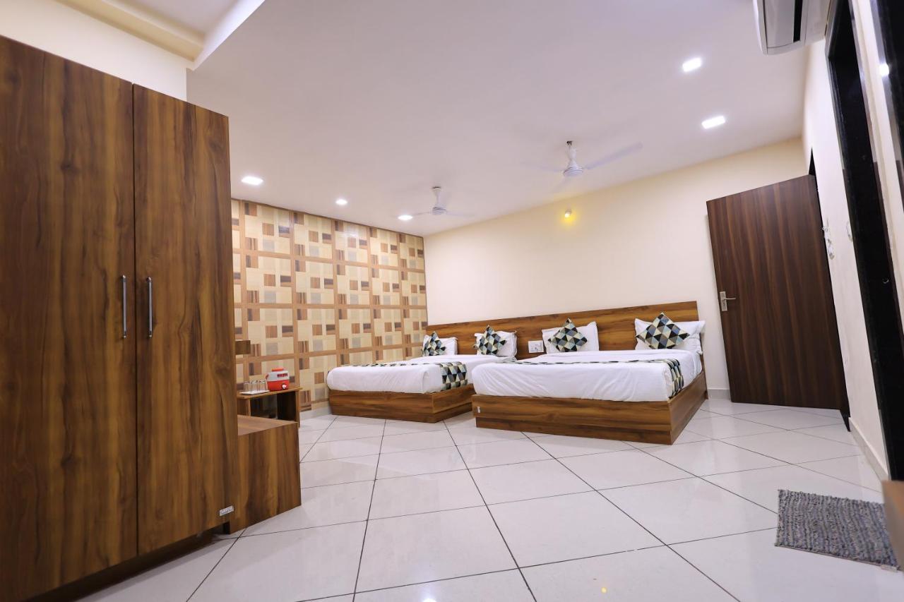 Maruti Group Of Hotels - Shri Naman Nāthdwāra Exteriör bild