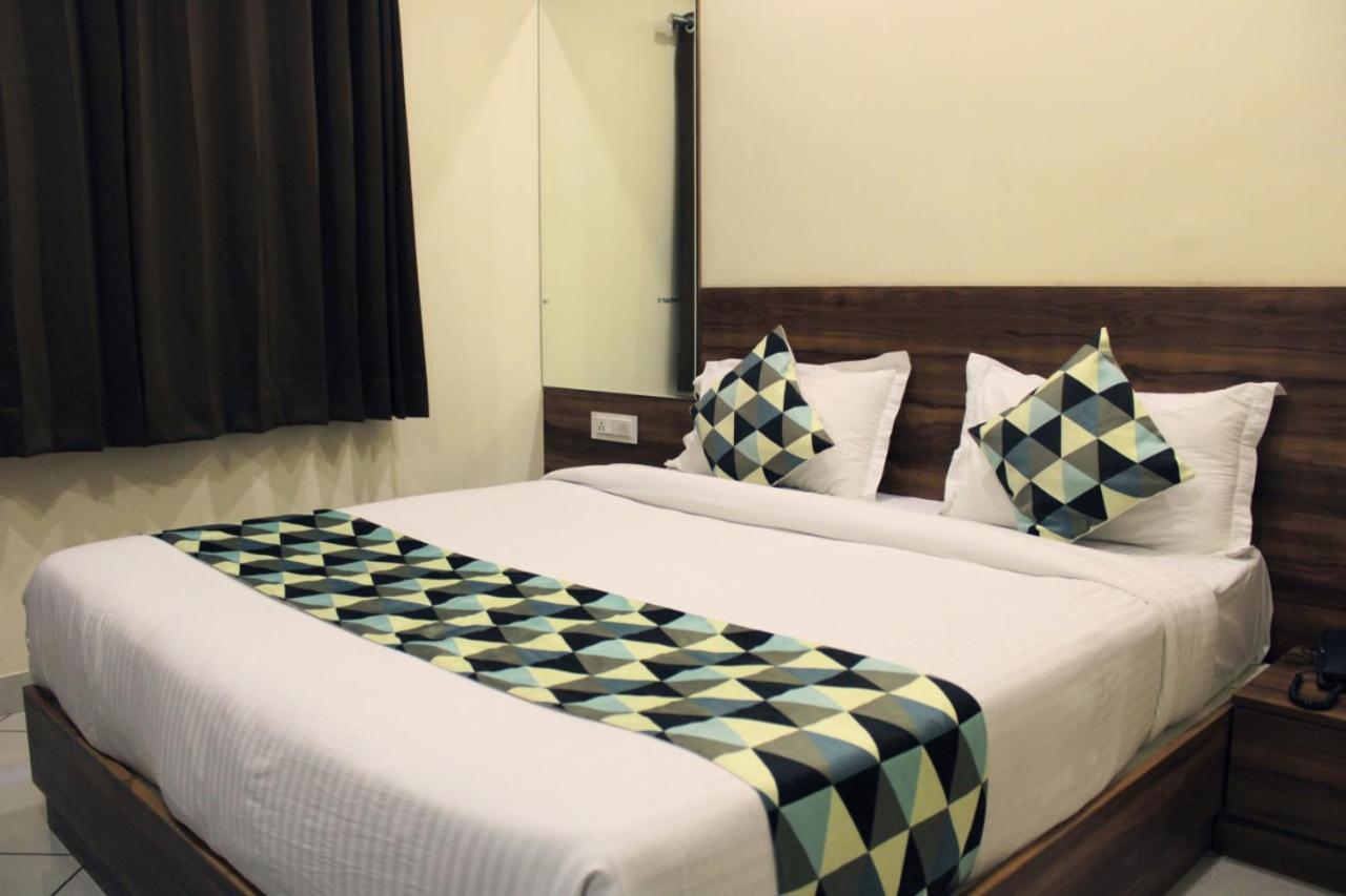 Maruti Group Of Hotels - Shri Naman Nāthdwāra Exteriör bild