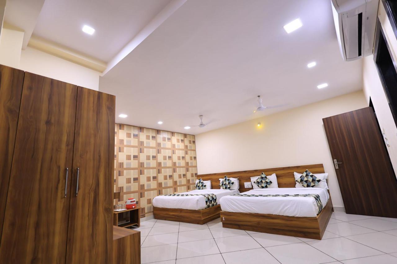 Maruti Group Of Hotels - Shri Naman Nāthdwāra Exteriör bild