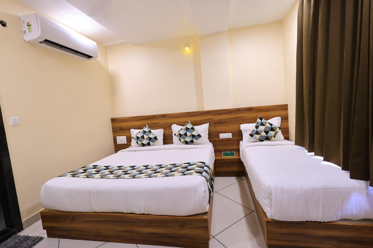 Maruti Group Of Hotels - Shri Naman Nāthdwāra Exteriör bild