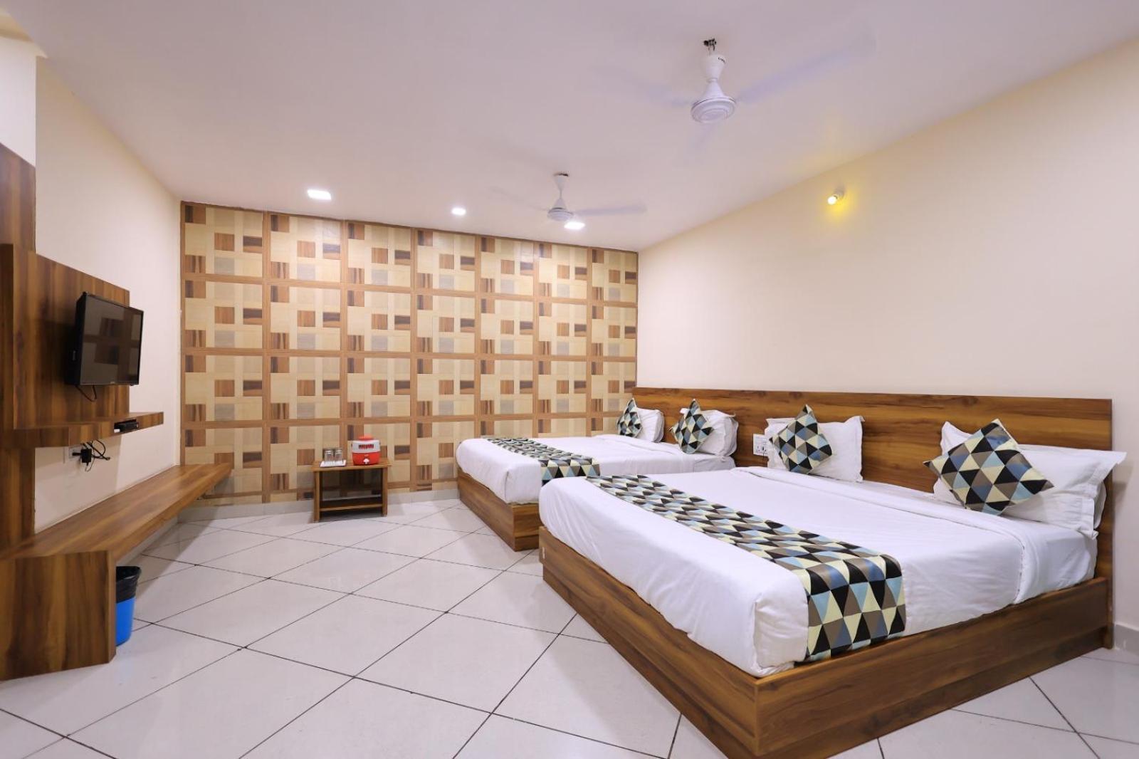 Maruti Group Of Hotels - Shri Naman Nāthdwāra Exteriör bild